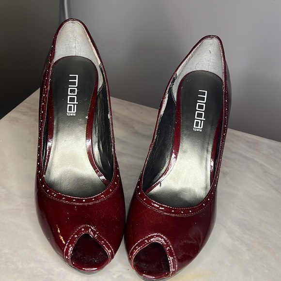 Burgundy Open Toe Patent Leather Spectator Style Pumps - Picture 5 of 6